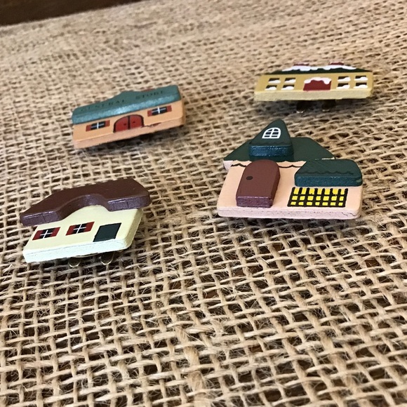 Vintage hand painted wooden button covers - Picture 6 of 8